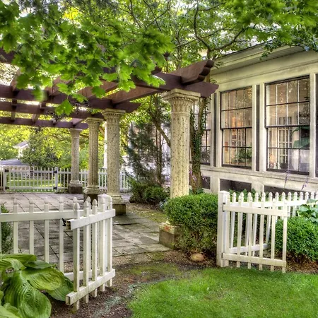 Bluefield Inn, A Select Registry Propery-3