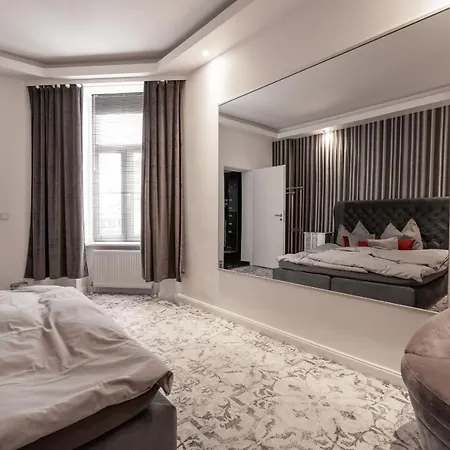 Little Suite-3