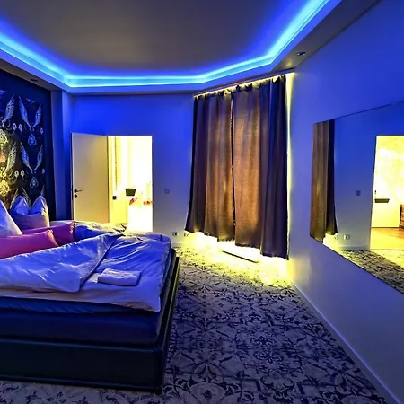 Little Suite-2
