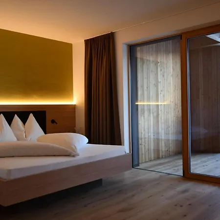 Hotel Tyrol-3