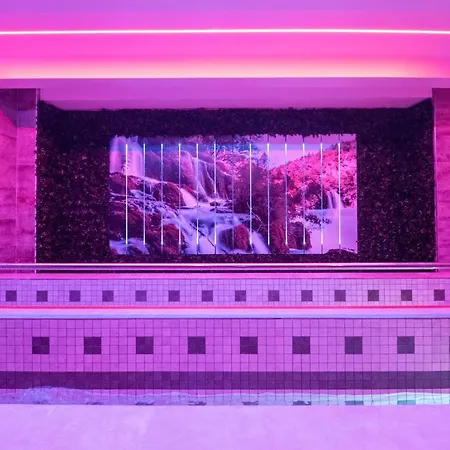 White Apartments & Spa-2