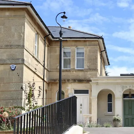 Tyndall Villa Boutique B&B-2