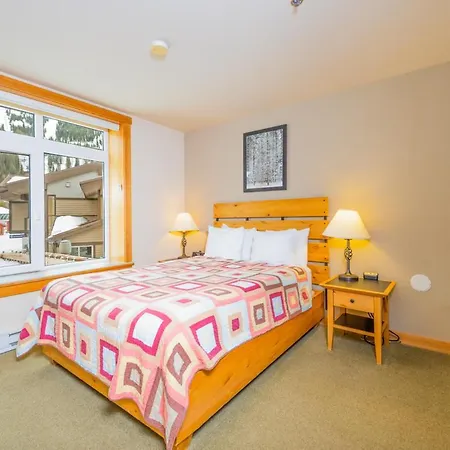 Schweitzer Mountain Resort White Pine Lodge-2