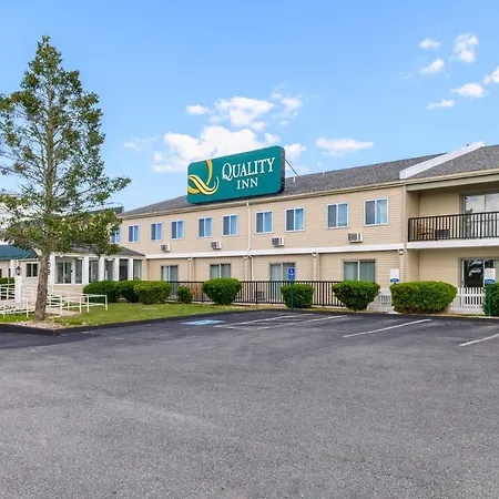 Quality Inn Bourne - Cape Cod-3