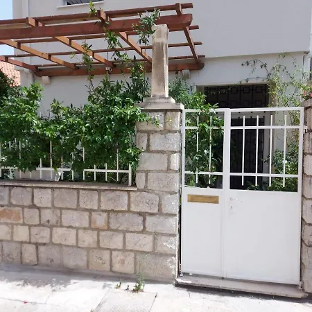 Apartment And Rooms Lapad-3