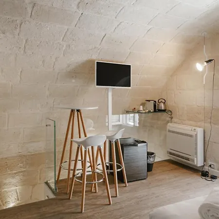 Hydria Rooms-3