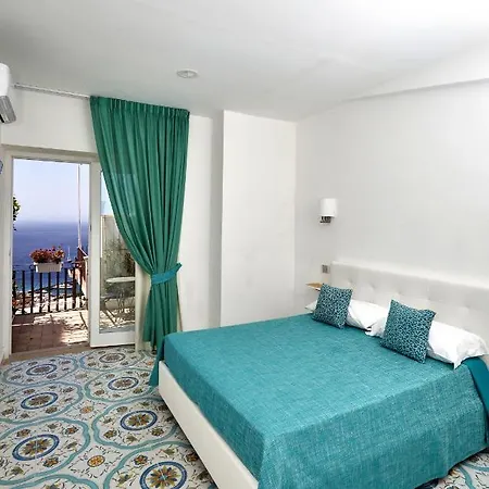 Malafemmena Guest House-3
