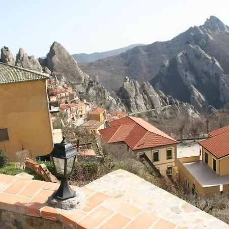 Monserrat-2