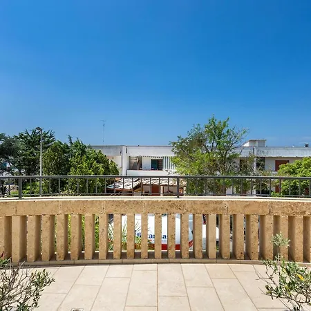 Lido Marini Rooms-3