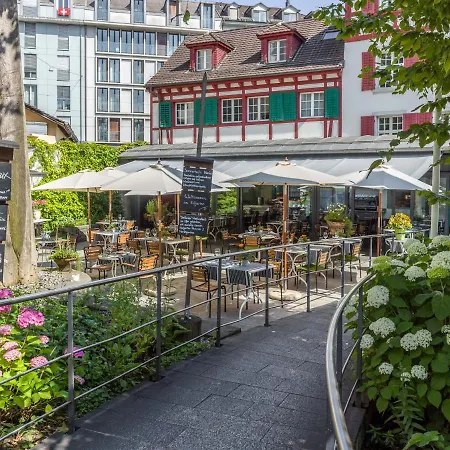 Hotel Hofgarten Luzern-3