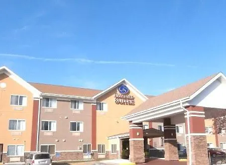 Quality Suites St. Joseph-2