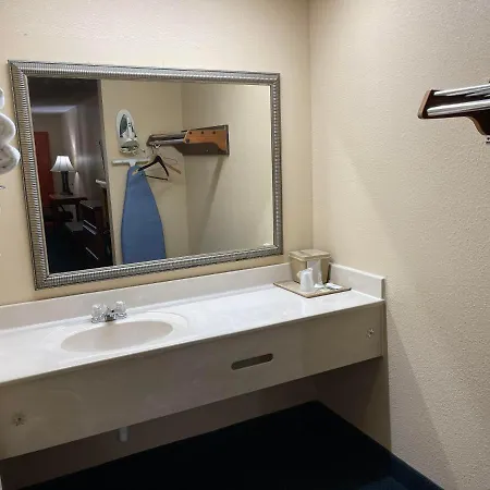 Ashwood Inn & Suites-2