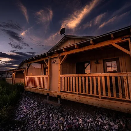 -Pet Friendly- Miners Cabin #5 -Two Double Beds - Private Balcony-2