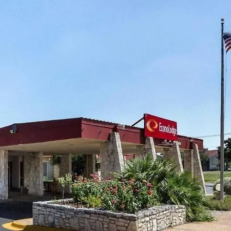 Econo Lodge Kerrville-2