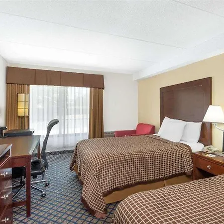 Days Inn By Wyndham Geneva/Finger Lakes-3