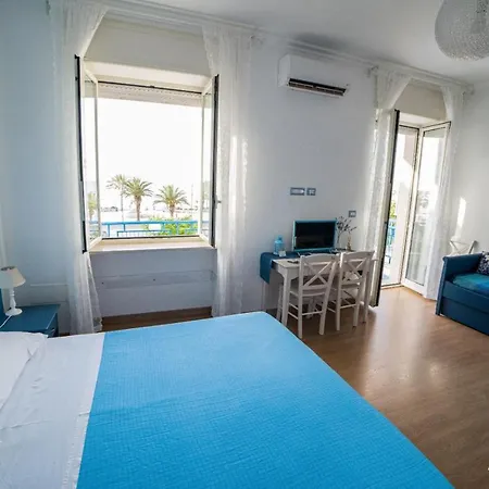 B&B Una Rotonda sul mare-2