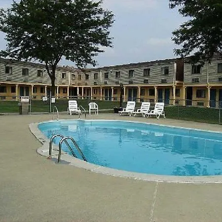 Days Inn By Wyndham Bowling Green-3