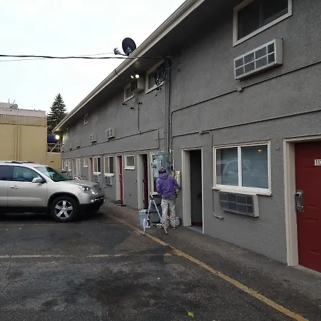Highway Motel-3