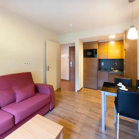 Aparthotel Trainera-3