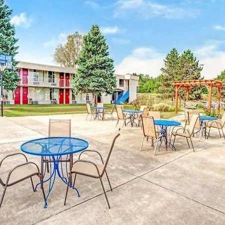 Adrian Inn-3