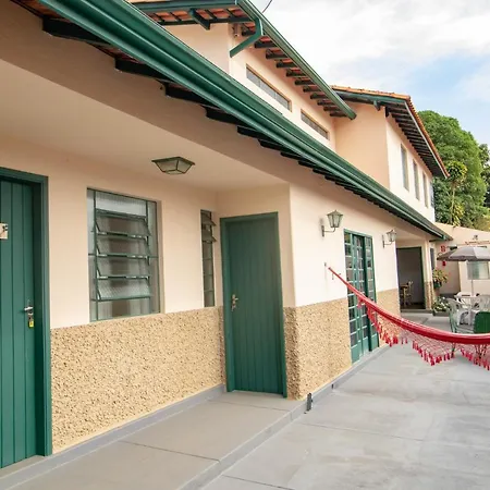 Hospedaria Recanto da Val-3