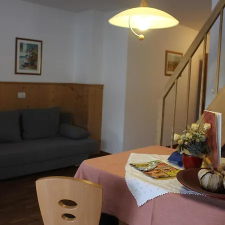 Garni Residence Trocker-2