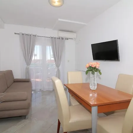 Villa Antea Apartments With Free Parking-2