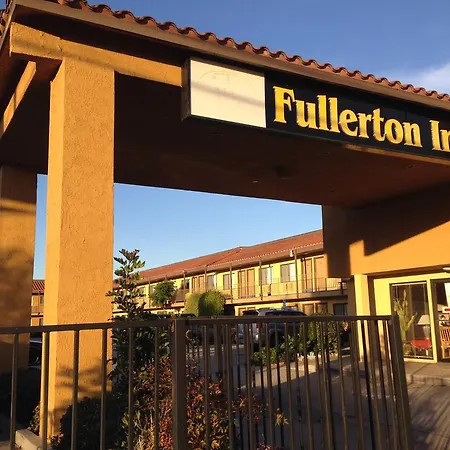 Fullerton Inn-2