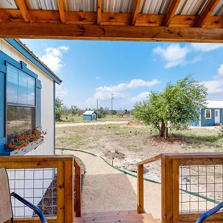 Bonny Bluebonnets Cottage 2-2