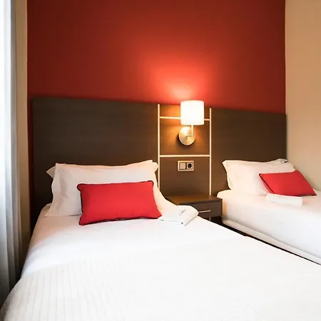 Hotel Piramide 2-3