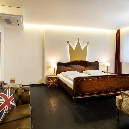 Food Hotel-2