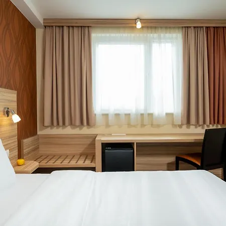 Messe & Airport Hotel Stuttgart-3