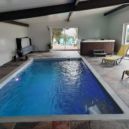 La Ptite Adresse Love Room 150 M2 Piscine Interieure Chauffe Privee & Spa Privee Parking Gratuit-3