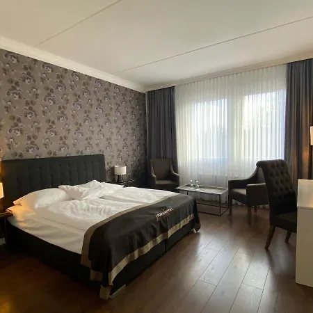 Neues Parkhotel-3