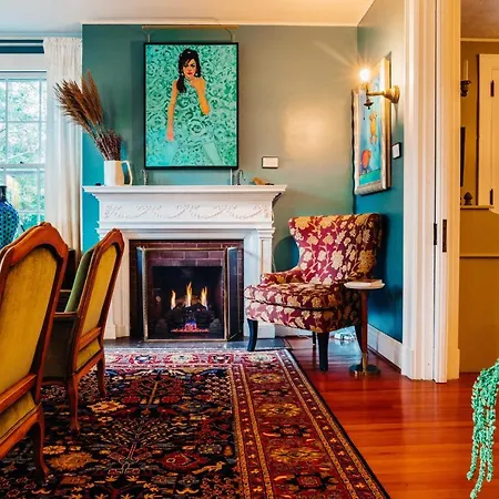 The Applewood Manor-3