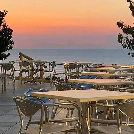 Albergo Capo Est-2