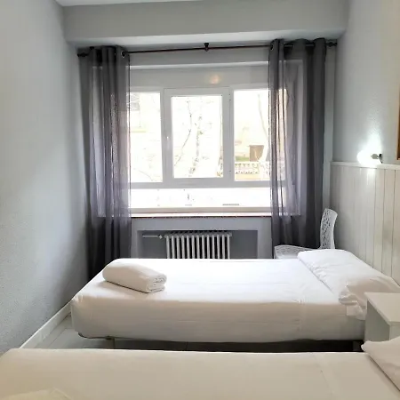 Hostal Albero By Gaiarooms-2