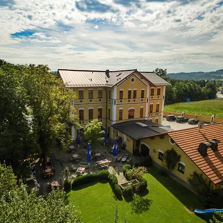 Hotel&Restaurant Waldschloss-3