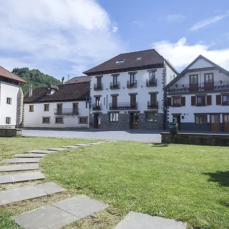Hotel Rural Auñamendi-2