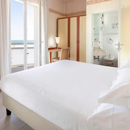 Hotel Bikini-3