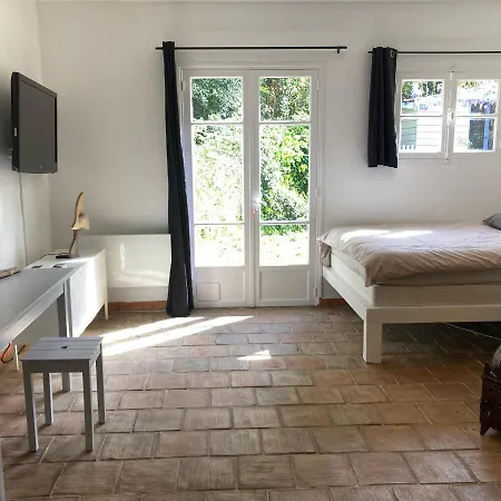 Le Calme Chambre 2-3