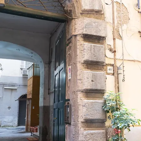 Suites Trinità in Toledo street-2