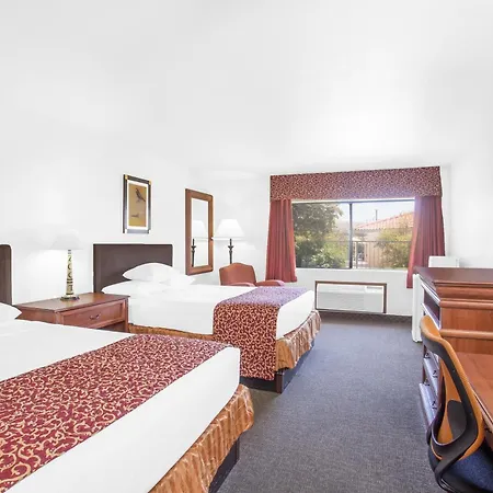 Ramada By Wyndham Barstow-2