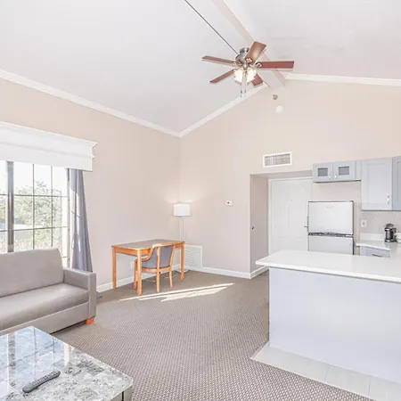 Casa Bella Inn & Suites Extended Stay-2