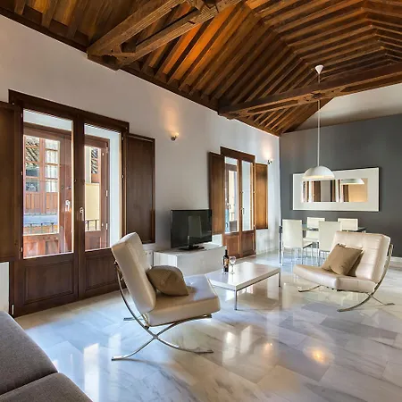 Tuguest Elvira Suites-3