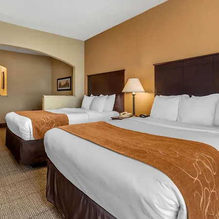 Comfort Suites Near Route 66-2