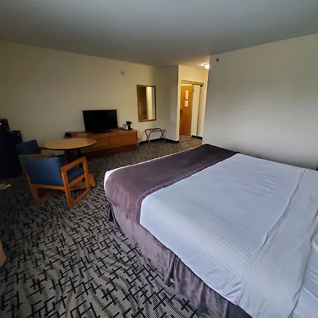 Groton Inn & Suites-3