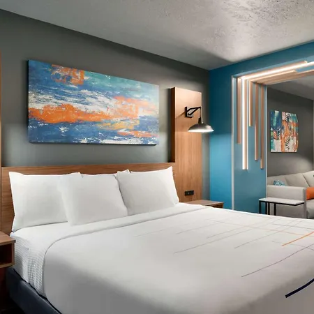 La Quinta Inn & Suites By Wyndham Springfield-2