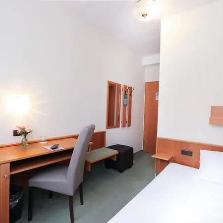 City Hotel Würzburg-3