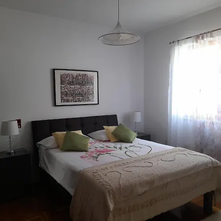 House Dina-2